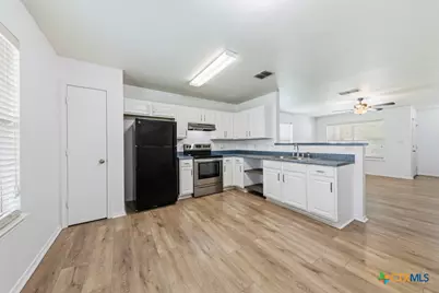 527 Roosevelt Drive, Seguin, TX 78155 - Photo 10