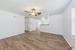 527 Roosevelt Dr, Seguin, TX 78155 - Photo 8