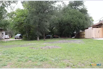 825 N Commerce Street, Lockhart, TX 78644 - Photo 4
