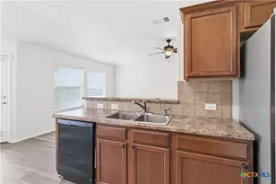 2423 Dimmitt Dr, New Braunfels, TX 78130 - Photo 8