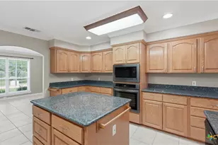 225 Deer Slayer Dr, Seguin, TX 78155 - Photo 14