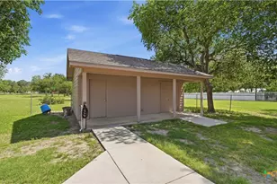 225 Deer Slayer Dr, Seguin, TX 78155 - Photo 36