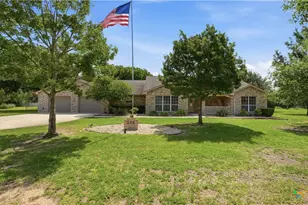 225 Deer Slayer Dr, Seguin, TX 78155 - Photo 42