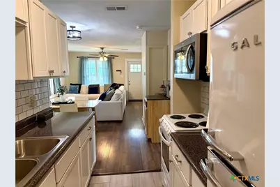 818 S 6th Street, Temple, TX 76504 - Photo 8