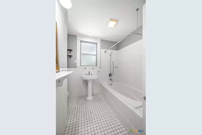 405 W Power Avenue, Victoria, TX 77901 - Photo 14