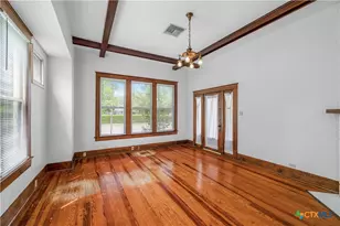 405 W Power Ave, Victoria, TX 77901 - Photo 6