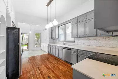 405 W Power Avenue, Victoria, TX 77901 - Photo 8