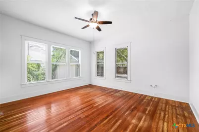 405 W Power Avenue, Victoria, TX 77901 - Photo 12