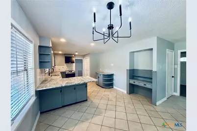 409 Yupon Avenue, Victoria, TX 77901 - Photo 2