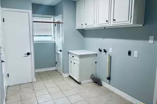 409 Yupon Ave, Victoria, TX 77901 - Photo 8