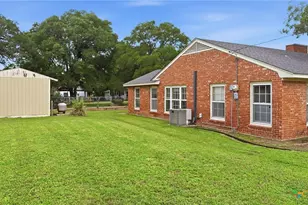 700 Park St, Gatesville, TX 76528 - Photo 42