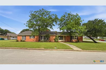 700 Park Street, Gatesville, TX 76528 - Photo 1