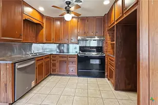 700 Park St, Gatesville, TX 76528 - Photo 14