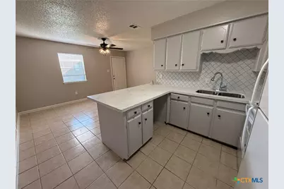 1609 Meadowview, Port Lavaca, TX 77979 - Photo 4