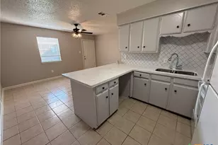 1609 Meadowview, Port Lavaca, TX 77979 - Photo 4