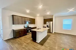 1733 James St, New Braunfels, TX 78130 - Photo 4