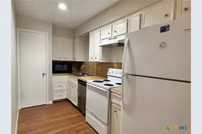 906 N Lbj Drive #4, San Marcos, TX 78666 - Photo 2