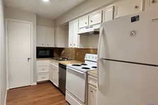 906 N LBJ Dr, San Marcos, TX 78666 - Photo 2