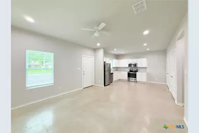 611 E Martindale Street #B, Seguin, TX 78155 - Photo 2