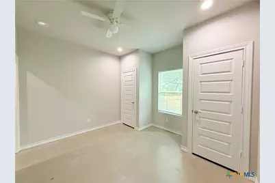 611 E Martindale Street #B, Seguin, TX 78155 - Photo 8