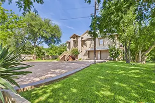 1238 Sleepy Hollow Ln, New Braunfels, TX 78130 - Photo 6