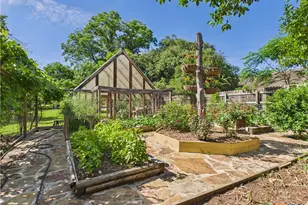 1238 Sleepy Hollow Ln, New Braunfels, TX 78130 - Photo 2