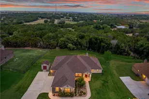 710 Northern Hills Dr, Copperas Cove, TX 76522 - Photo 2