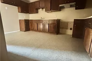 1010 Nelson, Yoakum, TX 77995 - Photo 12