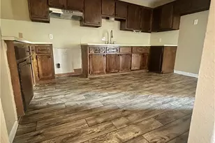 1010 Nelson, Yoakum, TX 77995 - Photo 14