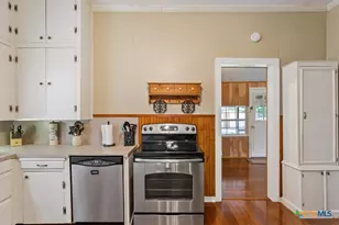 102 S Hogan St, Holland, TX 76534 - Photo 10