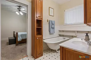 102 S Hogan St, Holland, TX 76534 - Photo 14