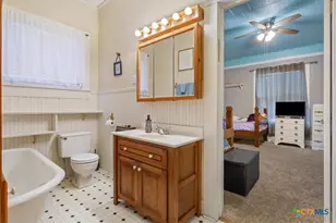 102 S Hogan St, Holland, TX 76534 - Photo 16