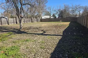 305-B Lexington Rd, Elgin, TX 78621 - Photo 1