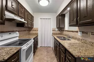 2016 Nevada St, San Marcos, TX 78666 - Photo 12