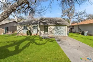 2016 Nevada St, San Marcos, TX 78666 - Photo 2