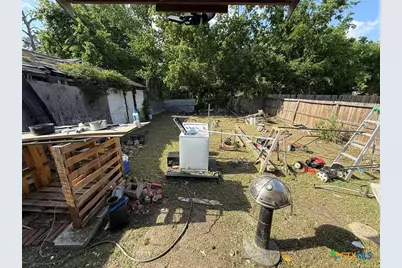 7217 Cowart St, Houston, TX 77020 - Photo 2