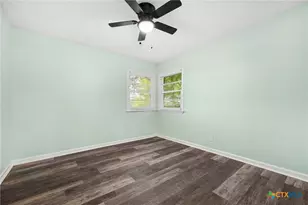 2215 N 9th St, Temple, TX 76501 - Photo 32
