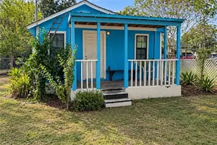 1108 NE Water St, Victoria, TX 77901 - Photo 1