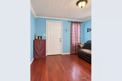 1108 NE Water Street, Victoria, TX 77901 - Photo 4