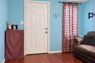 1108 NE Water St, Victoria, TX 77901 - Photo 4