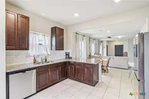 2505 Dino Dr, Seguin, TX 78155 - Photo 14