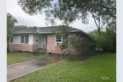 903 E Mistletoe Avenue, Victoria, TX 77901 - Photo 2