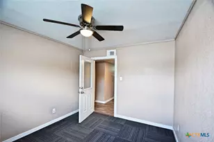 1111 N Walnut Ave, New Braunfels, TX 78130 - Photo 1