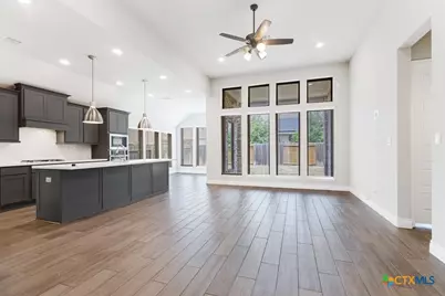 1952 Highland, Seguin, TX 78155 - Photo 4