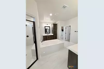 8002 Kelly Herring Lane, Killeen, TX 76542 - Photo 10