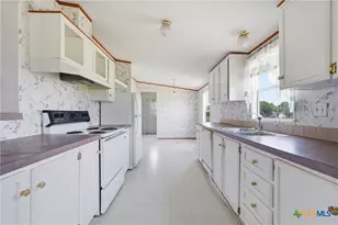 154 Hillside Dr, Troy, TX 76579 - Photo 6