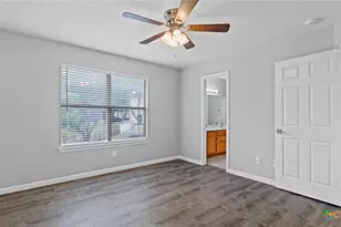 3013/3015 Green Mountain Dr, New Braunfels, TX 78130 - Photo 12