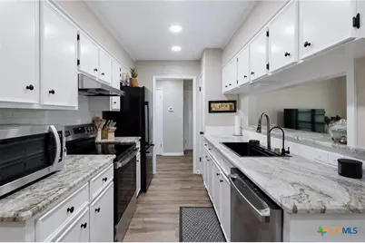 204 Timberlane Drive, Victoria, TX 77901 - Photo 8