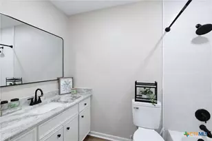 204 Timberlane Dr, Victoria, TX 77901 - Photo 18