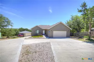 305 Lake Crest Dr, Spring Branch, TX 78070 - Photo 2
